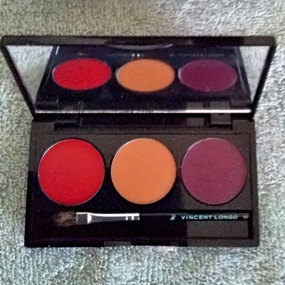 NWT Vincent Longo Tricolor lipgloss pallet lovisco